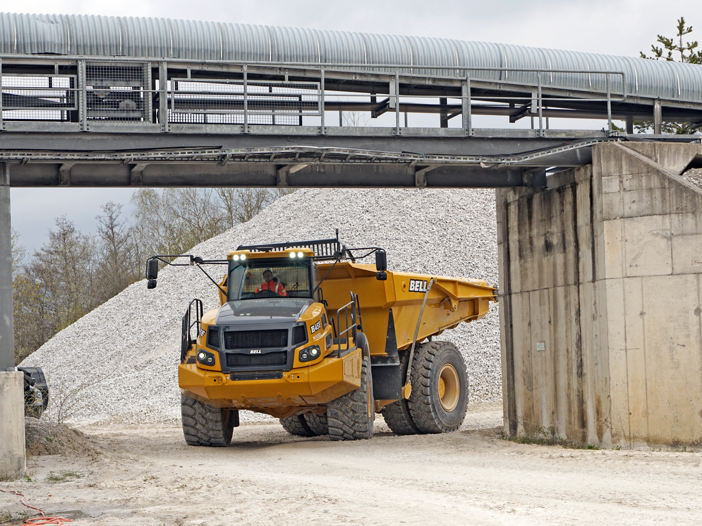 Tombereaux articulés : remplacer un 6×6 par un 4×4 ?