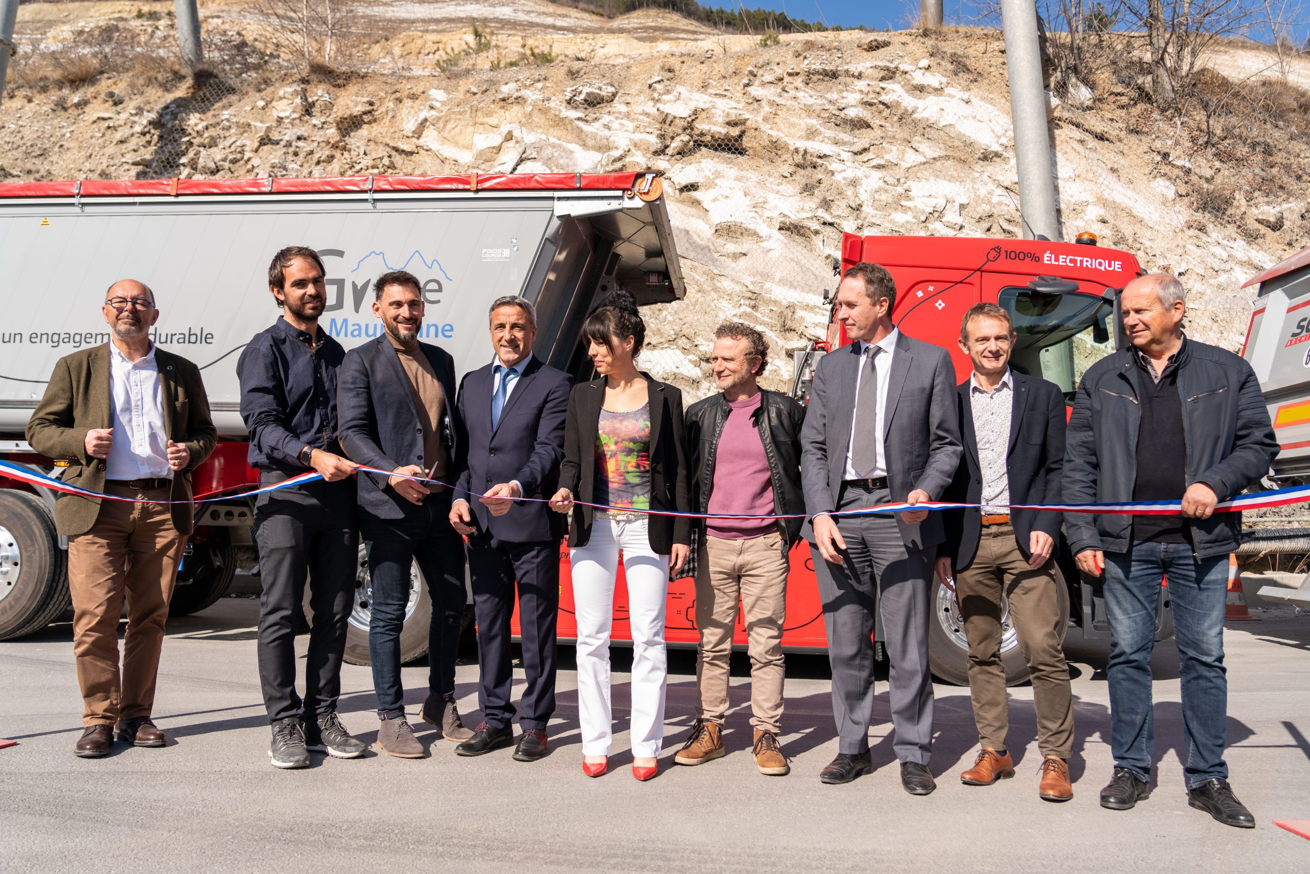 Savoie : trois camions électriques mis en service à la carrière Sogyma Gypse de Maurienne