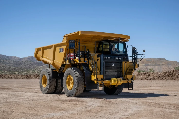 Cat 775_01
